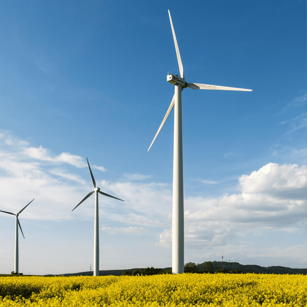 alt="Inspection CND des soudures structurelles d'une éolienne — contrôle en hauteur SICO Services"