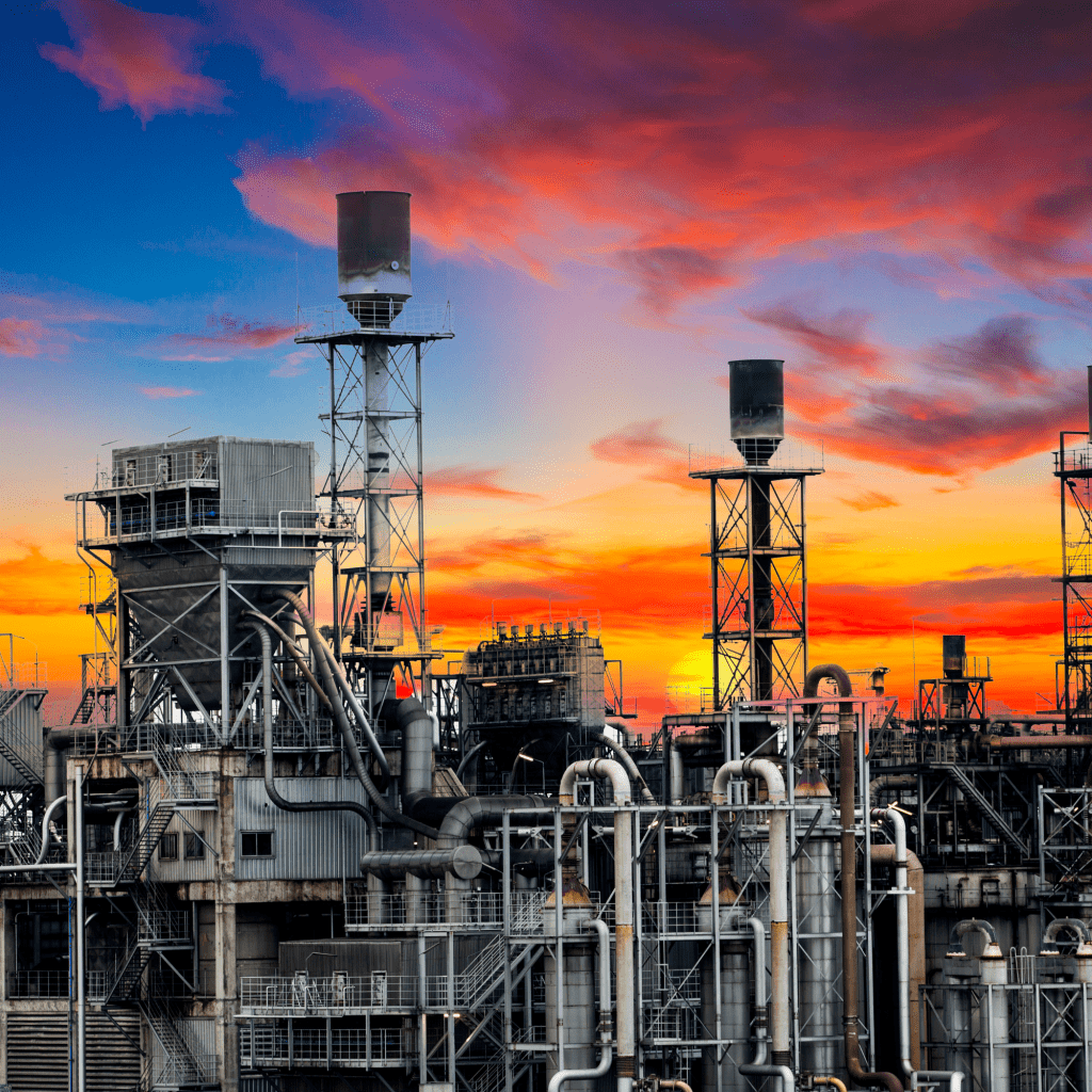 alt="Inspection non destructive des soudures en pétrochimie — contrôle ultrasons sur installation industrielle"